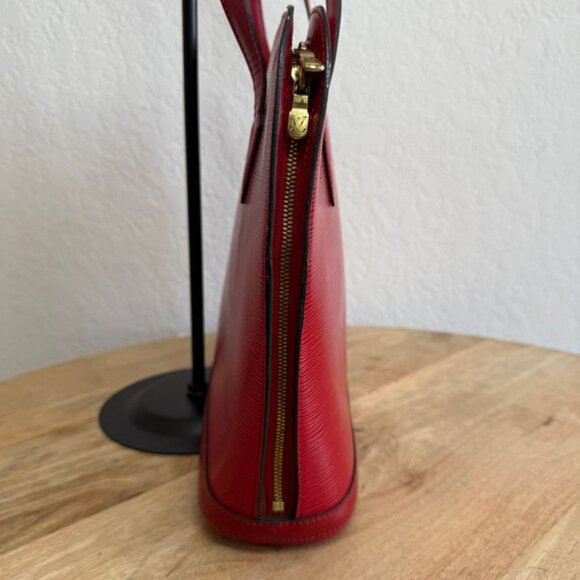 Louis Vuitton Red Epi Handbag - Picture 4 of 12
